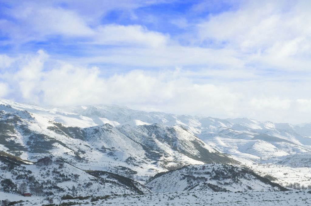 Montañas de Babia completamente nevadas